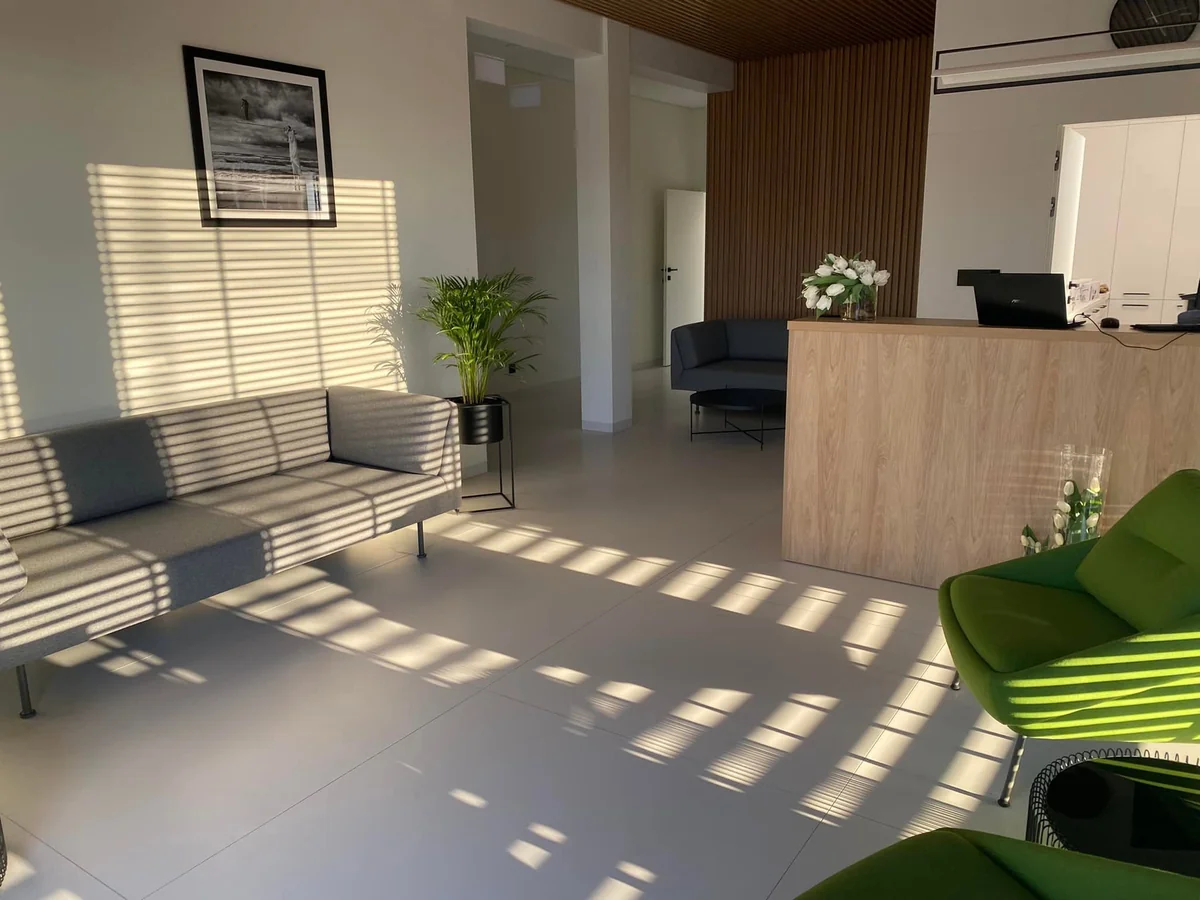 Melon Clinic — centrum implantologii, ujęcie 2
